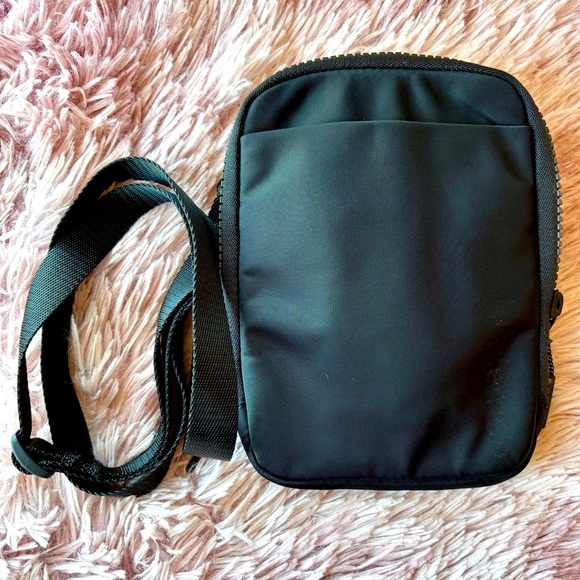 Lululemon Easy Access Crossbody Bag - Picture 1 of 6